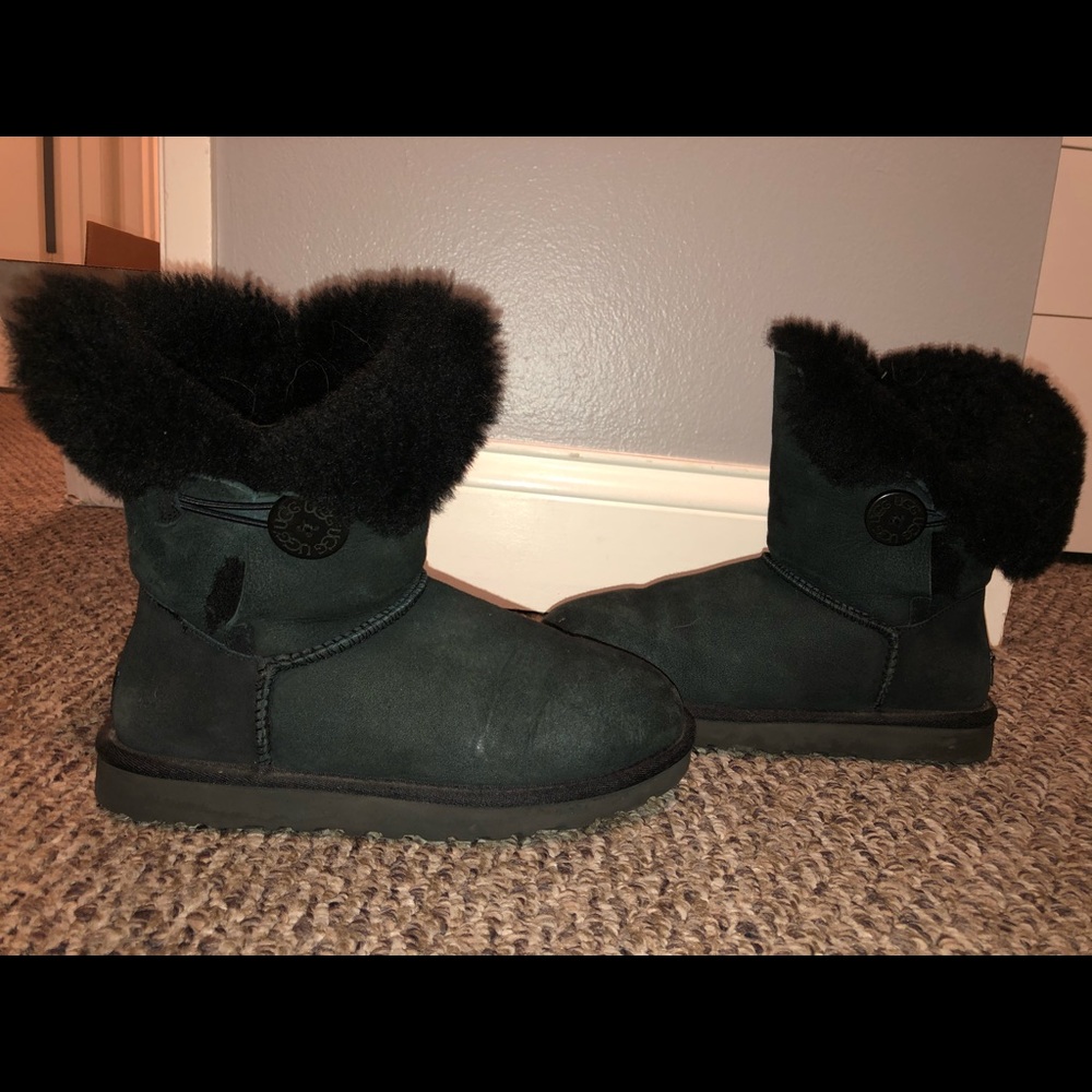 UGGs - Picture 2 of 4